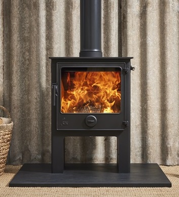 Dartmoor W5 High in Black with Black Handle.
